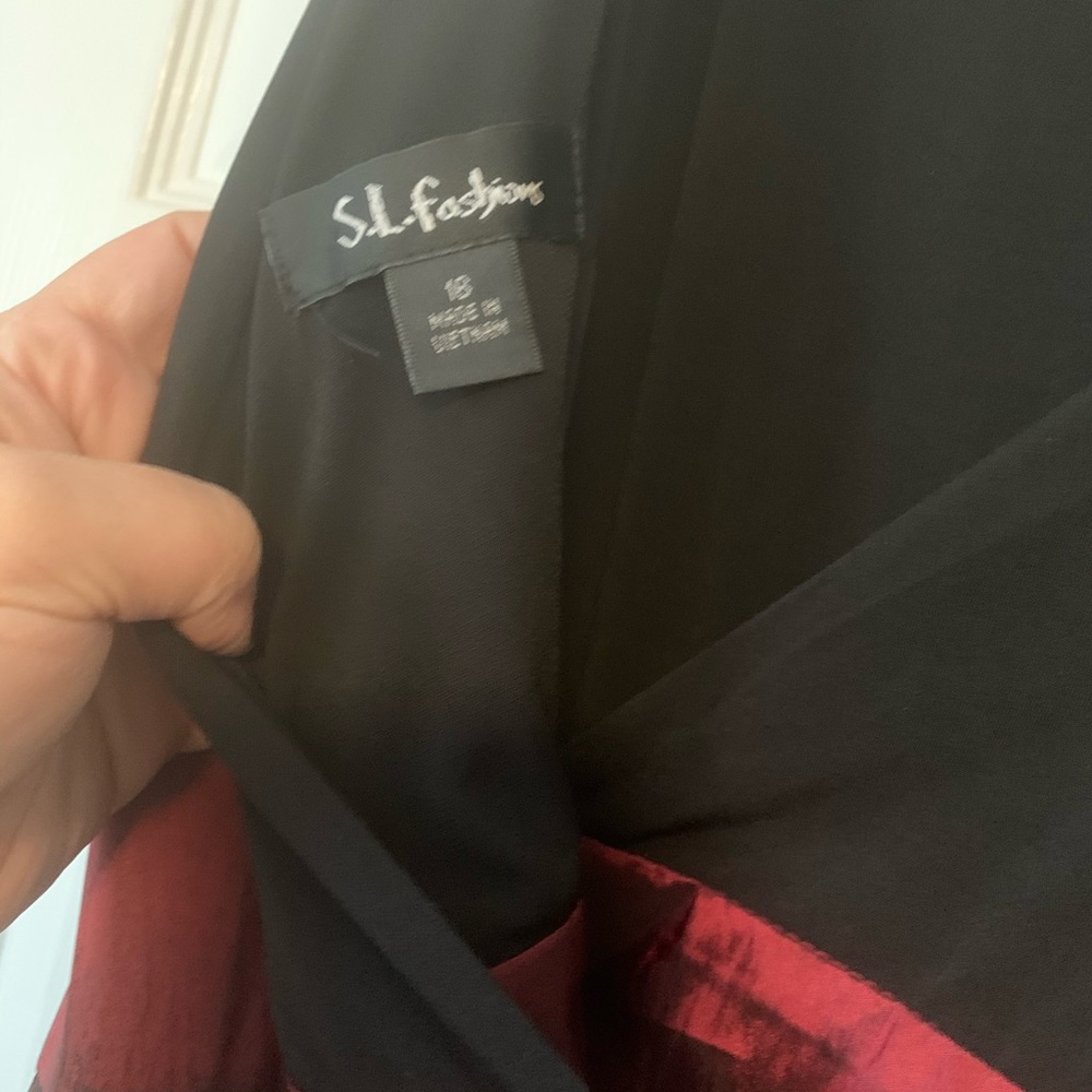 SL Fashions Sleeveless Pleated Side Bow Dress - Picture 4 of 4